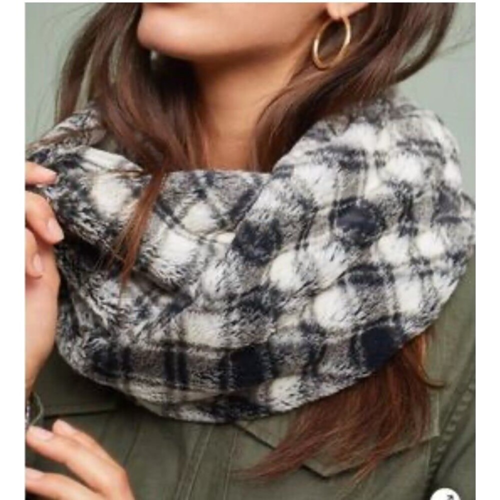 Anthropologie Infinity Scarf Sleeping In Snow NWOT